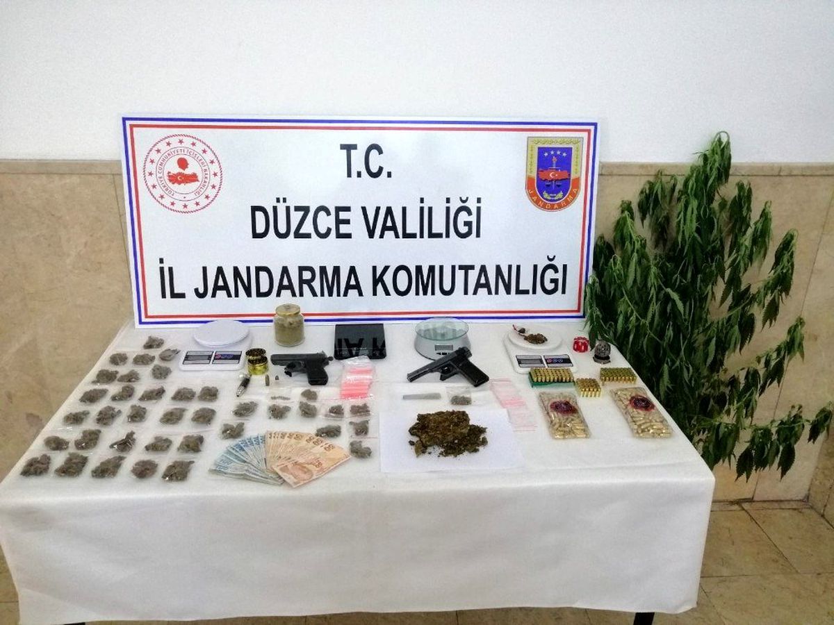 Düzce\'de Jandarmadan uyuşturucu operasyonu