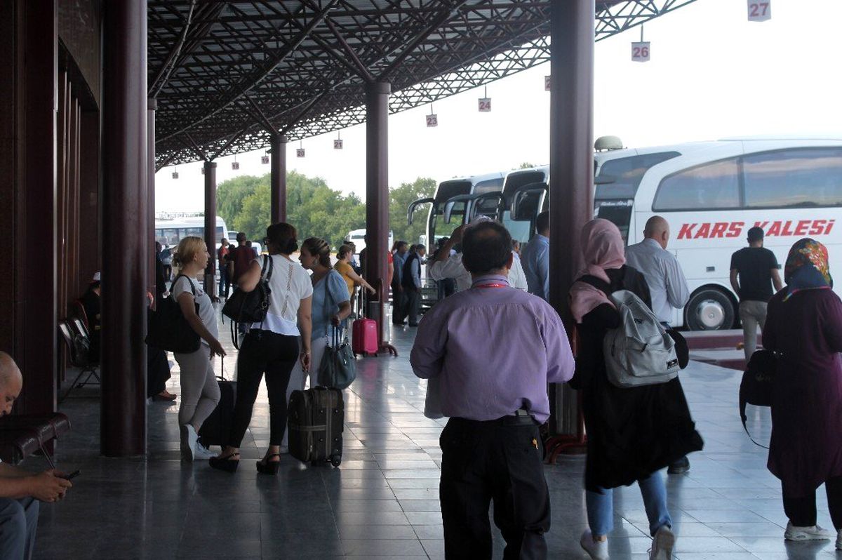 Eskişehir Otobüs Terminalinde bayram hareketliliği