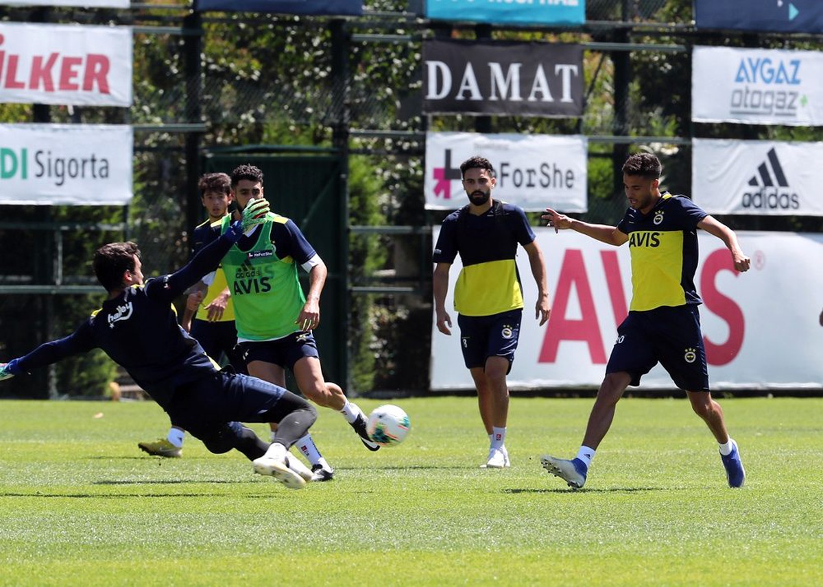 Fenerbahçe, yeni sezon hazırlıklarını sürüdürüyor