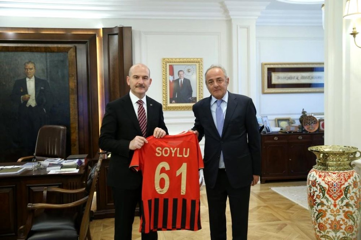 Gençlerbirliği\'nden, İçişleri Bakanı Süleyman Soylu\'ya ziyaret