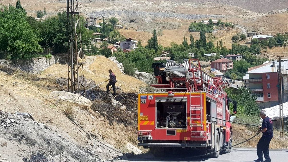 Hakkari\'de anız yangını