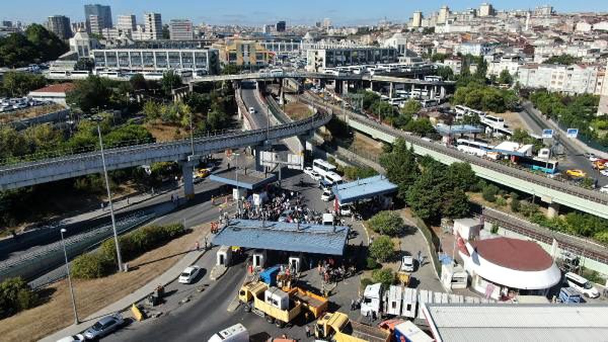 (Havadan fotoğraflarla) 15 Temmuz Demokrasi Otogarı\'nın, otopark işletmesi İSPARK\'a geçti