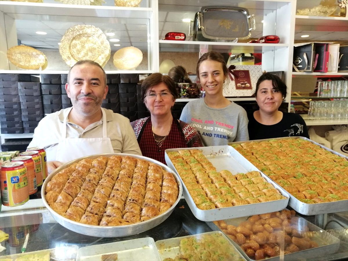 Hayrabolu\'daki tatlıcılarda bayram yoğunluğu