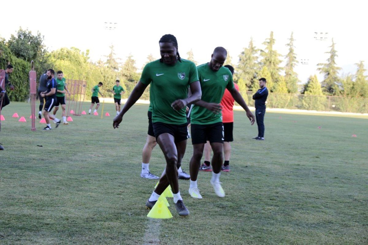 Hugo Rodallega: "Lige kazanarak başlamak istiyoruz"