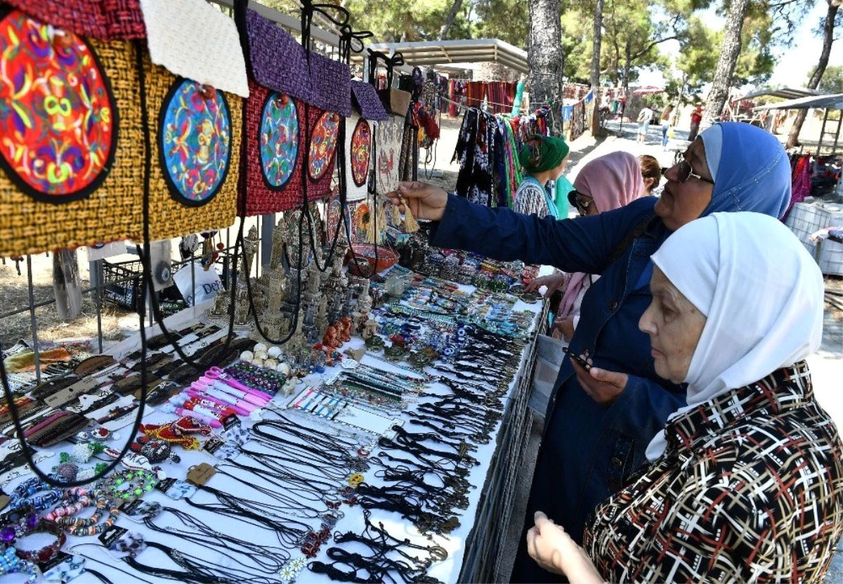 İzmirliler üretici pazarını çok sevdi