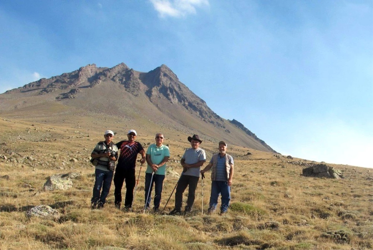 Kayserili dağcılar, Hasan Dağı\'nın zirvesinde