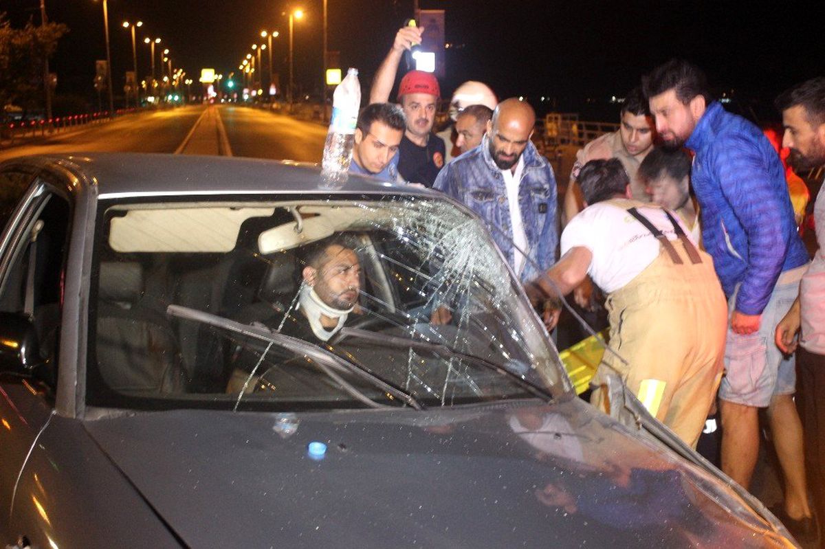 Kontrolden çıkan otomobil karşı şeritteki araçla çarpıştı: 1 ağır yaralı