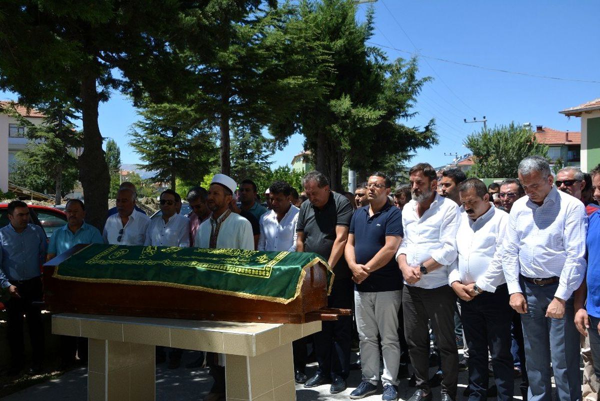 Küçük Abdullah gözyaşları eşliğinde defnedildi