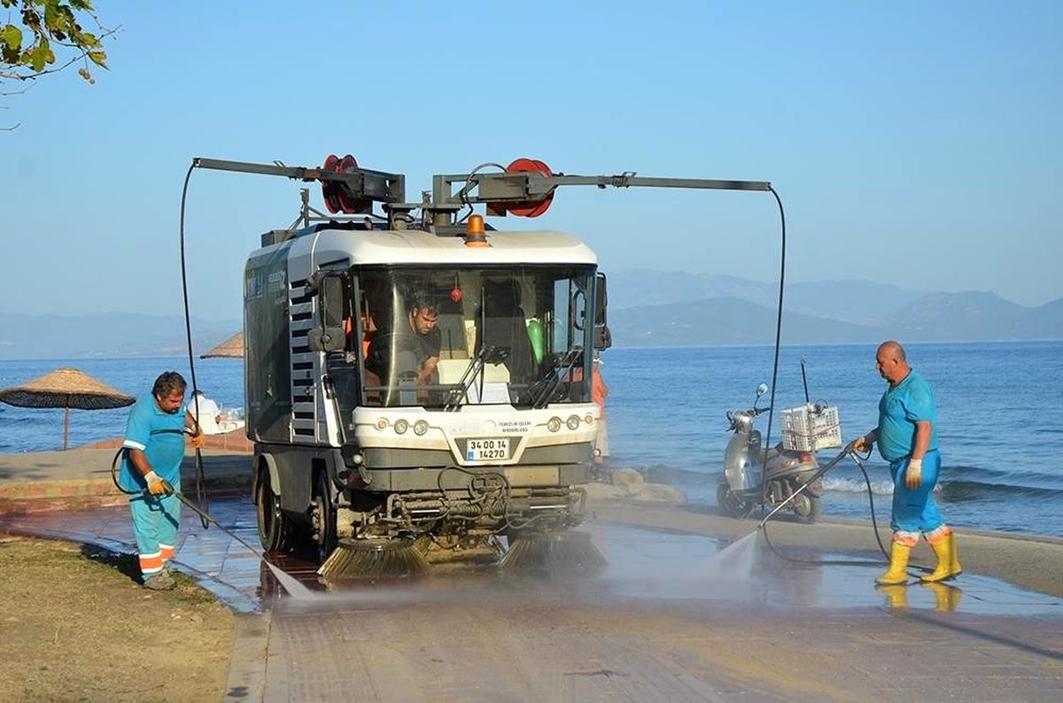 Kuşadası bayrama hazır