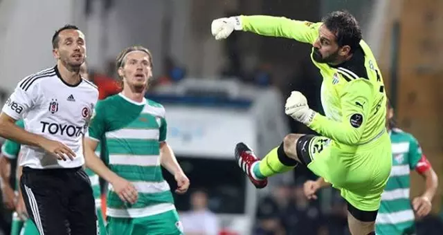 Manchester City, Bursaspor'un eski kalecisi Scott Carson'ı ...