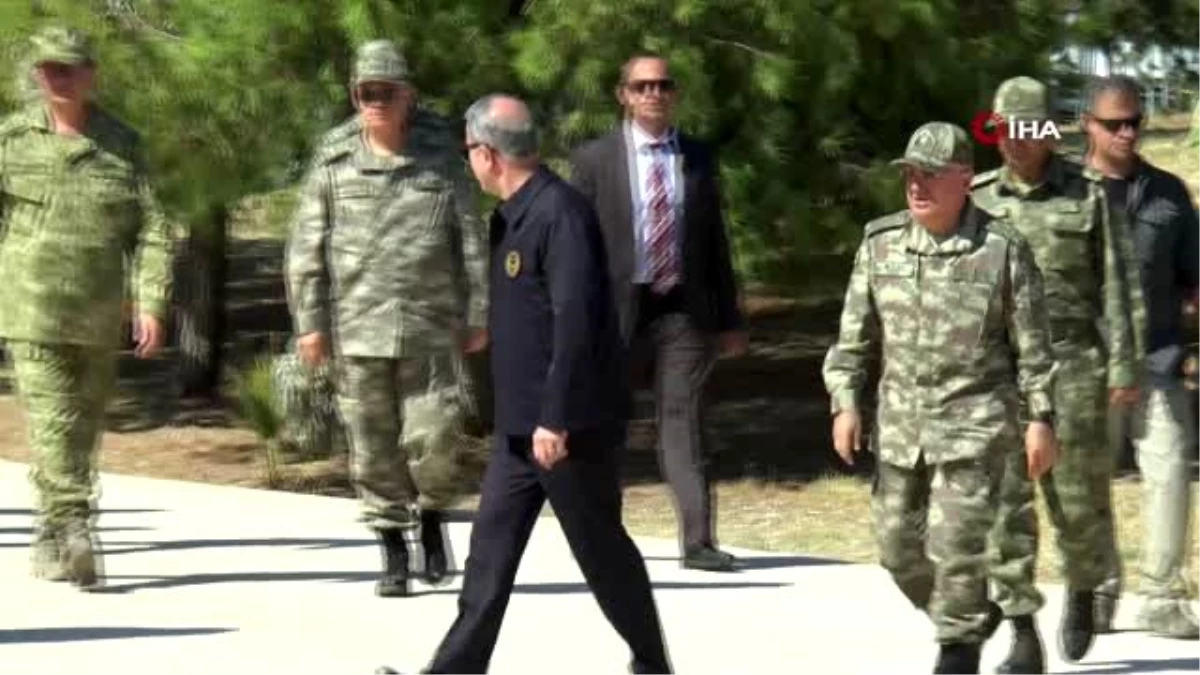 Milli Savunma Bakanı Akar\'dan Dr. Fazıl Küçük\'ün Kabrine ve Şehitler Anıtı\'na Ziyaret