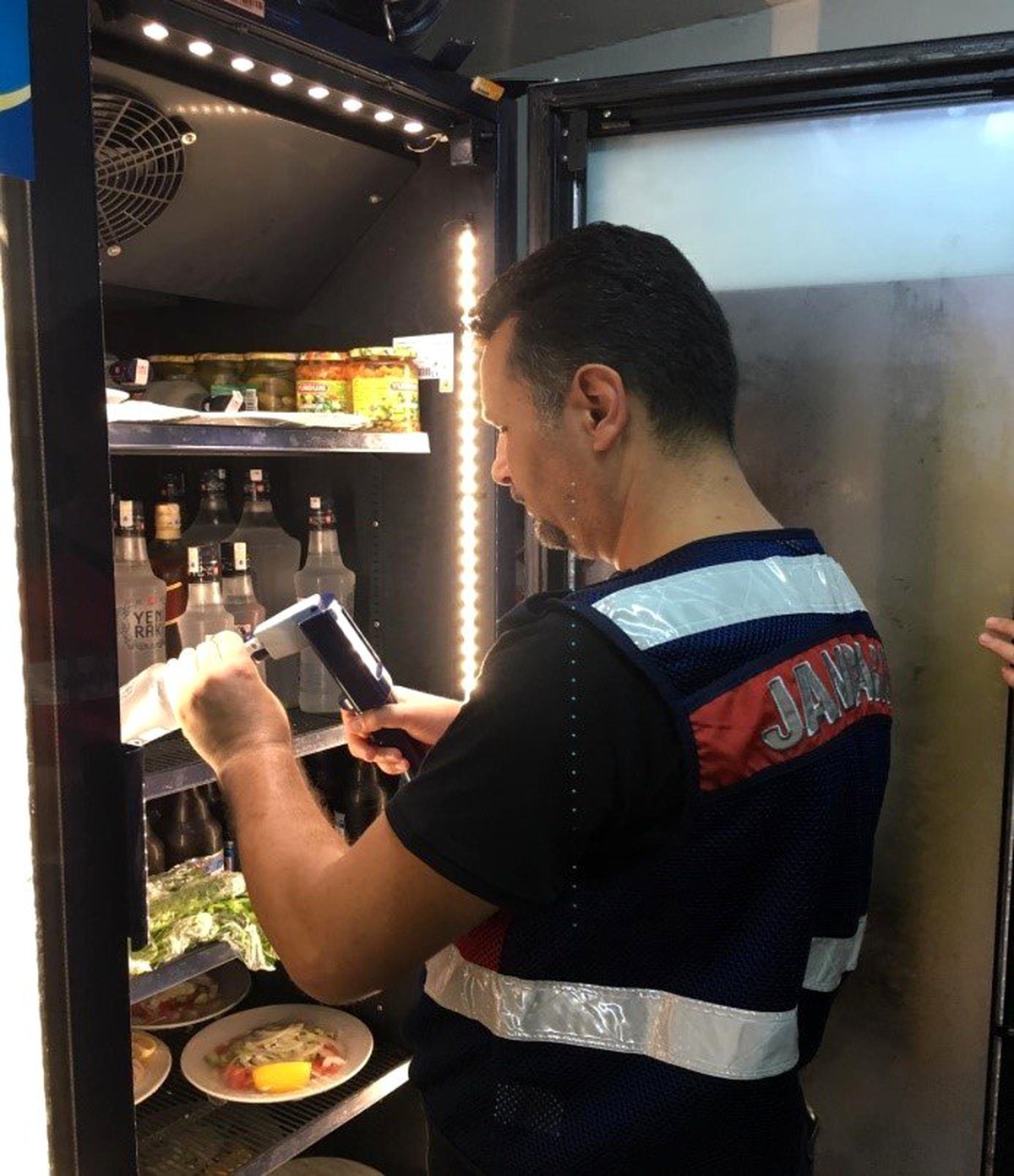Ordu\'da kaçak ve sahte alkol satışı yapan 5 kişi tutuklandı