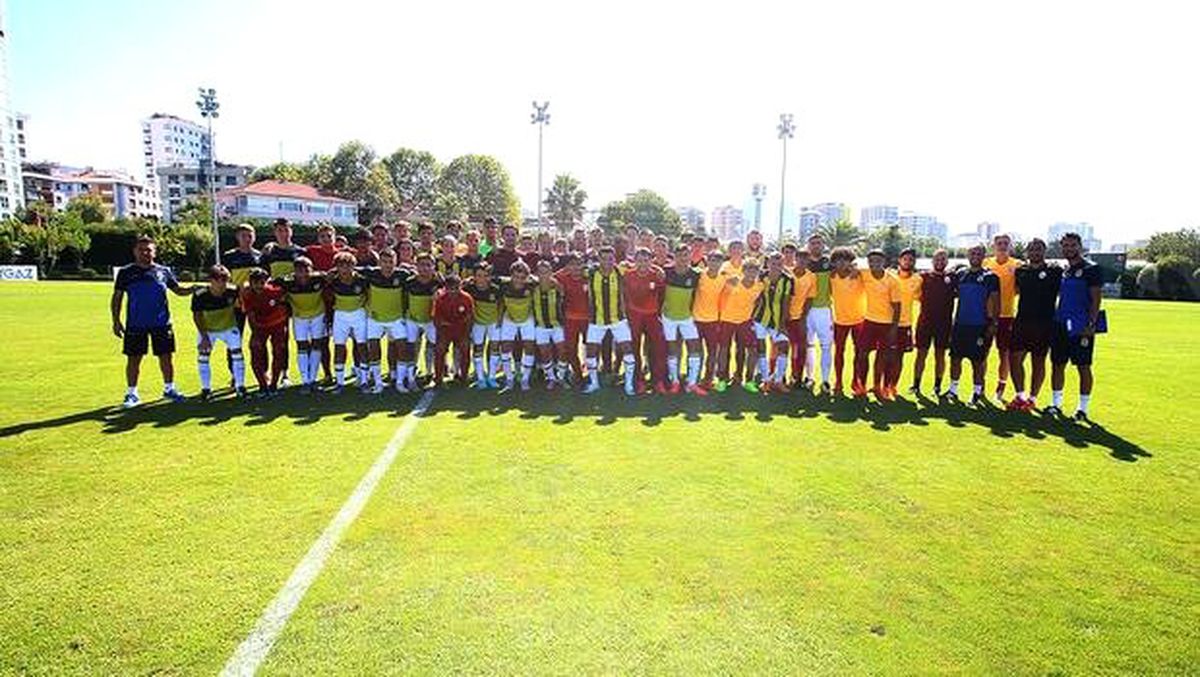 U19 derbisinde dostluk rüzgarı!