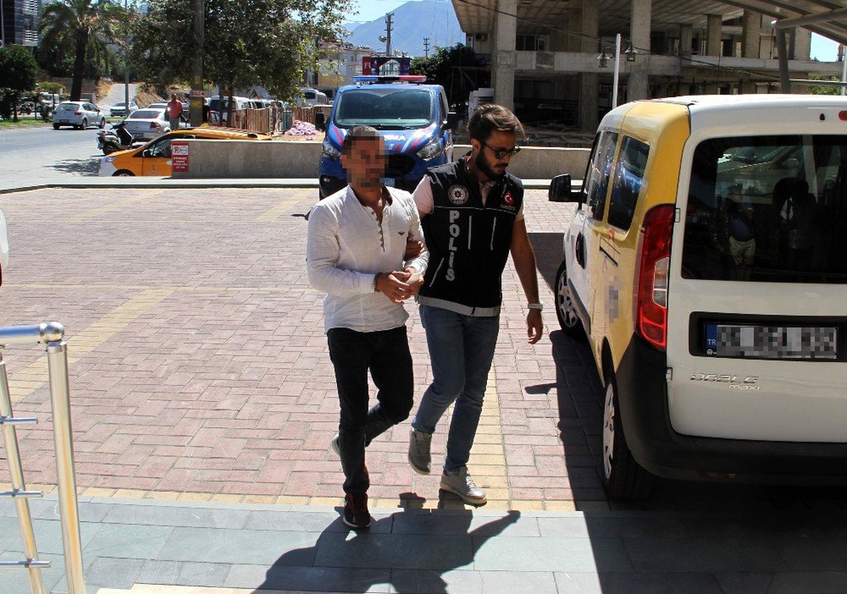 Uyuşturucudan girdiği cezaevinden firar etti, uyuşturucu operasyonunda yakalandı