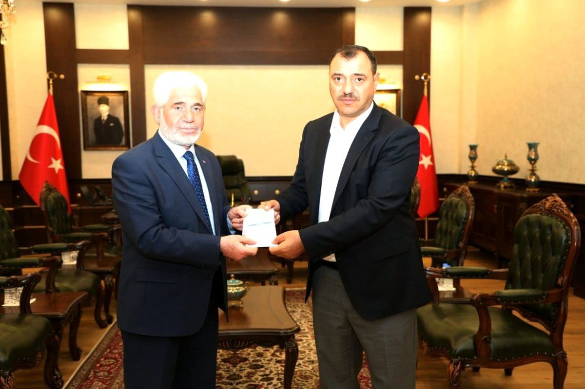 Vali Kaldırım\'dan kurban bağışı