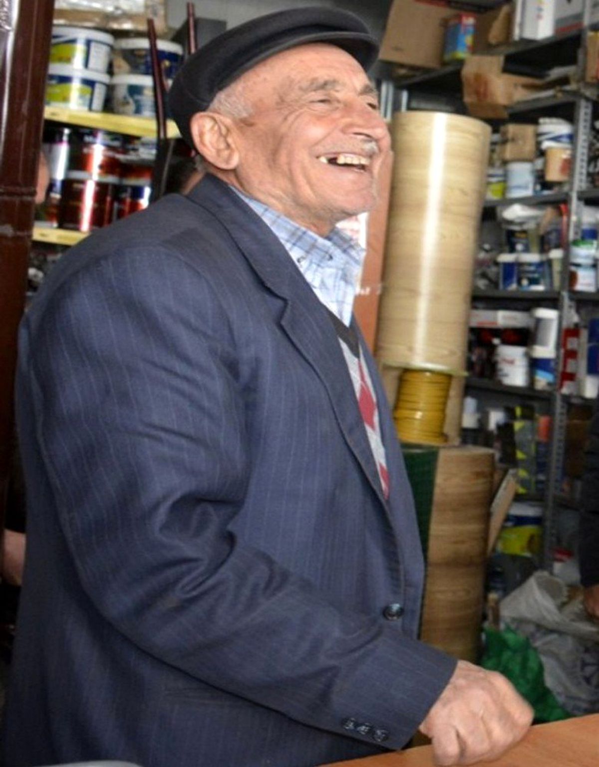 Yaşlı adam tarlada ölü bulundu