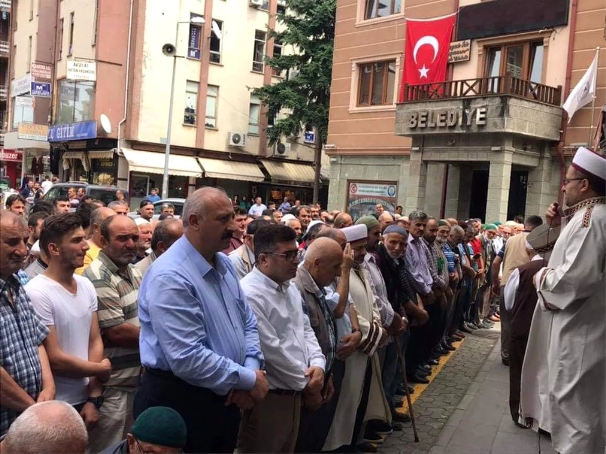 52 gün sonra gıyabi cenaze namazları kılındı