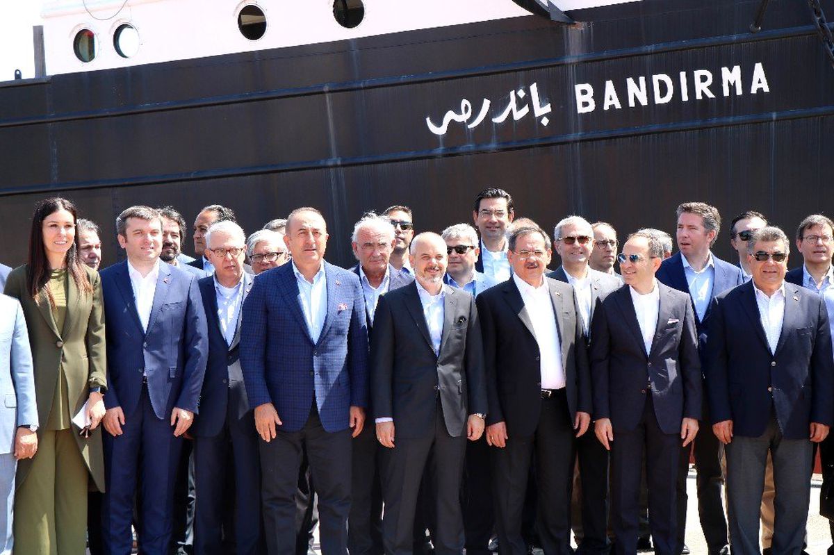Bakan Çavuşoğlu ve büyükelçiler \'Bandırma Vapuru\'nu gezdi