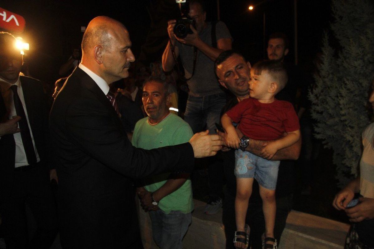 Bakan Soylu: "390 evde hasar meydana geldi ve 83 kişi hastanelere başvurdu"