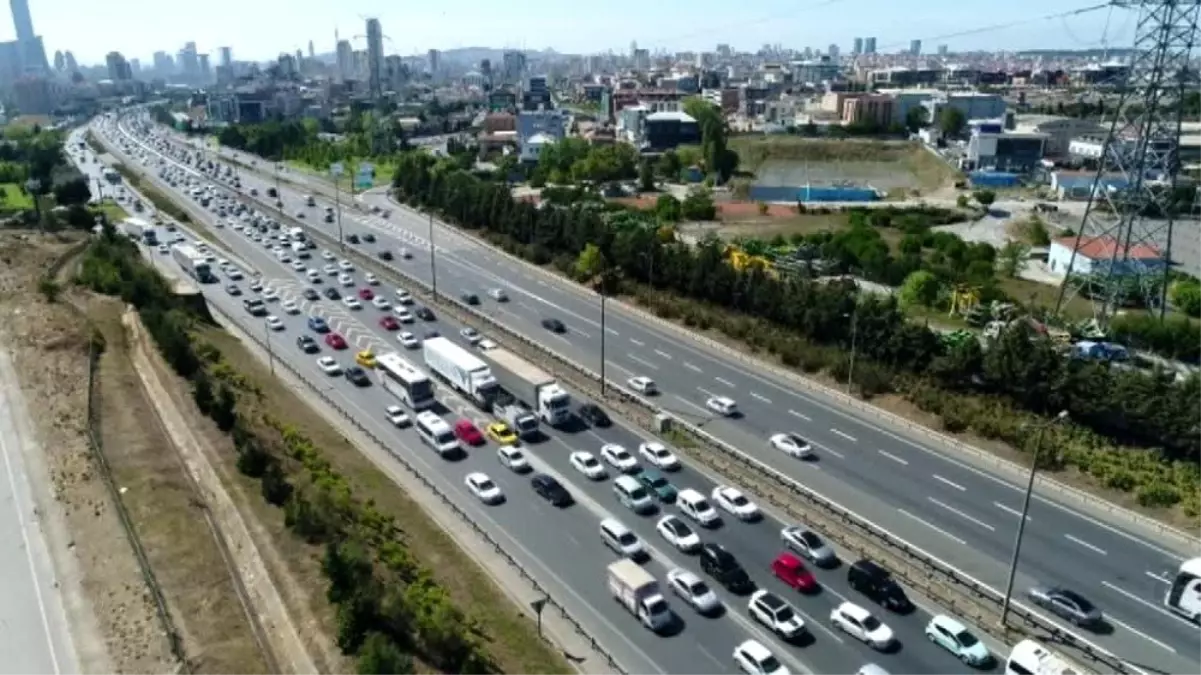 Bayram tatili başladı, İstanbul trafiği durma noktasına geldi