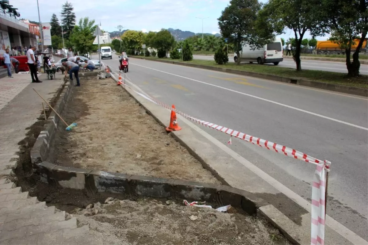 Belediyeden dolmuş durağı çalışması