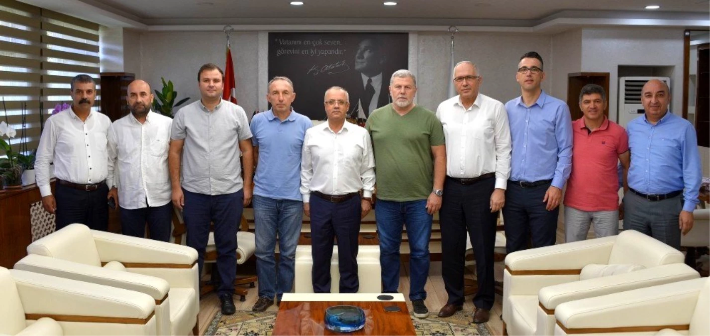 Beşiktaşlı Halim Okta, Salihli\'de futbol koordinatörü oldu