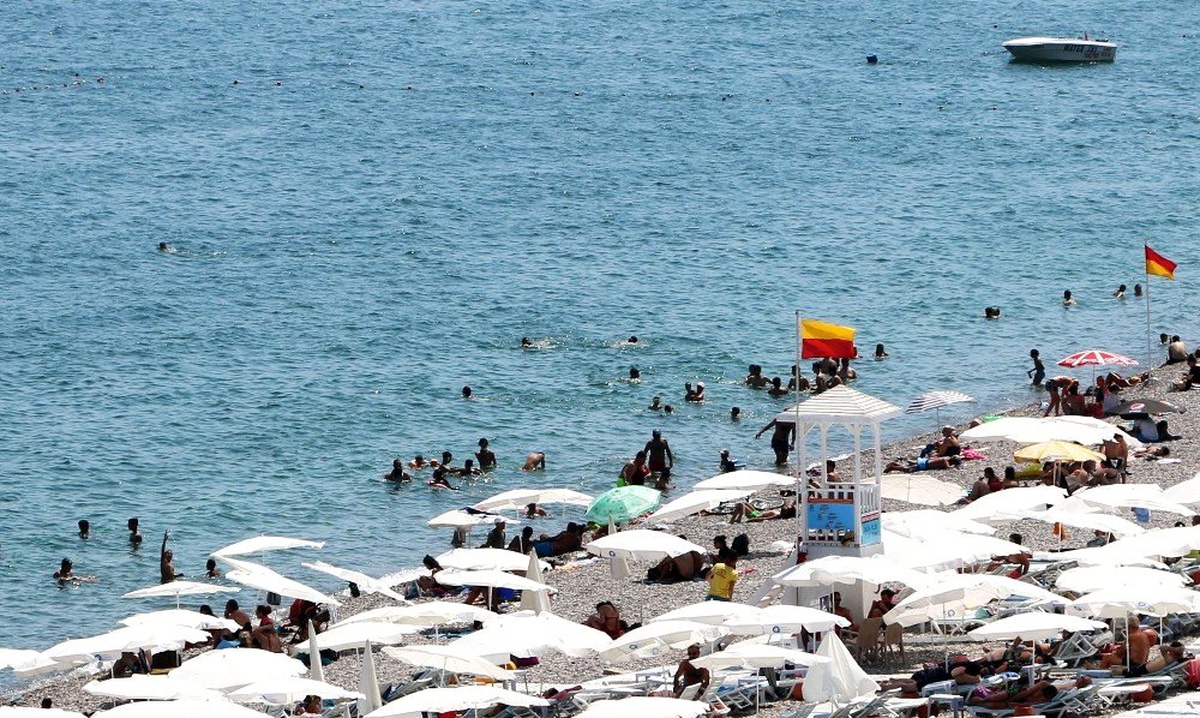 Büyükşehir Belediyesi\'nden Konyaaltı sahili açıklaması