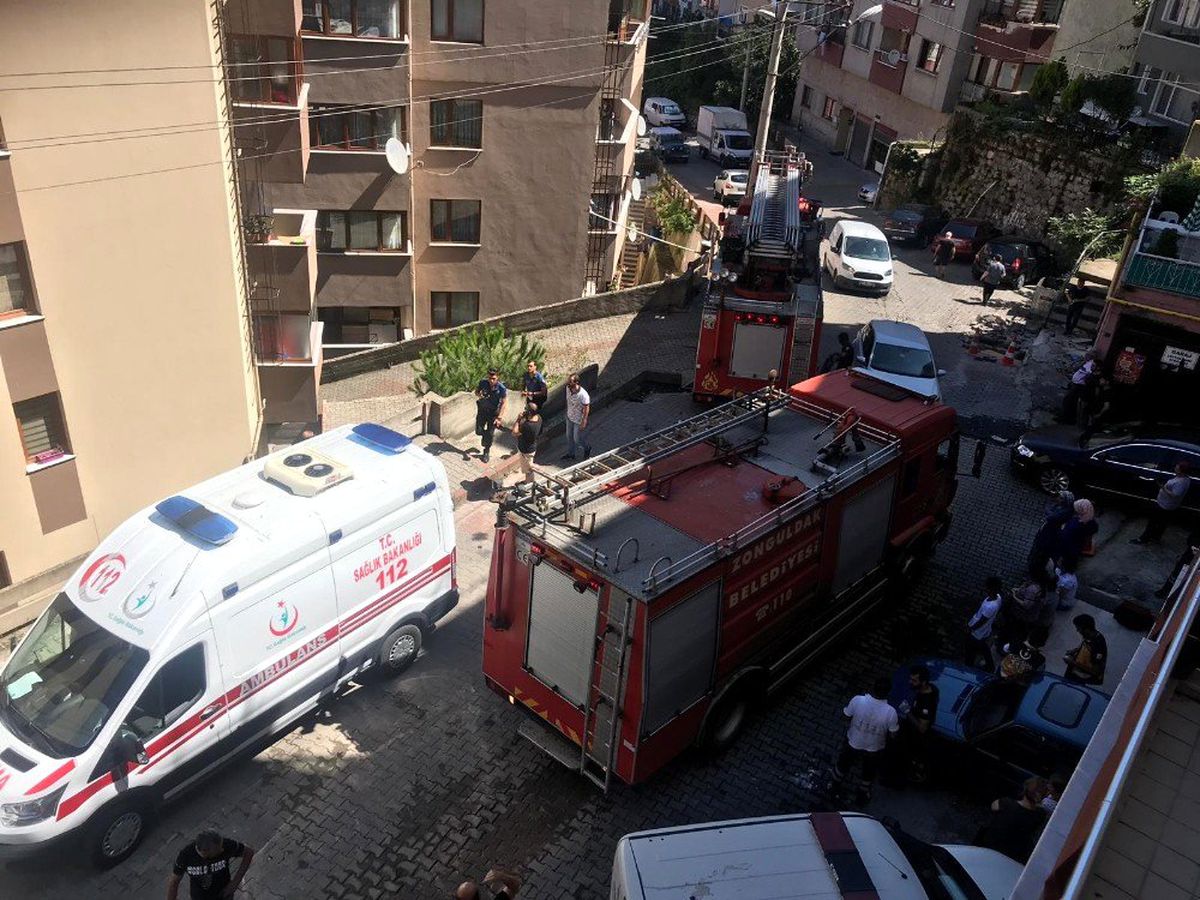 Elektrik kontağından çıkan yangın paniğe neden oldu