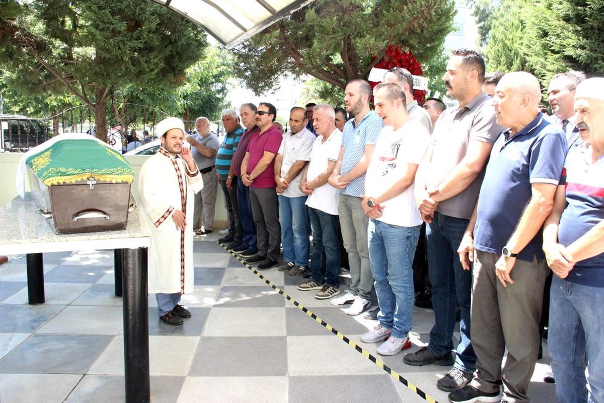 Genç kabin memuru son yolculuğuna uğurlandı