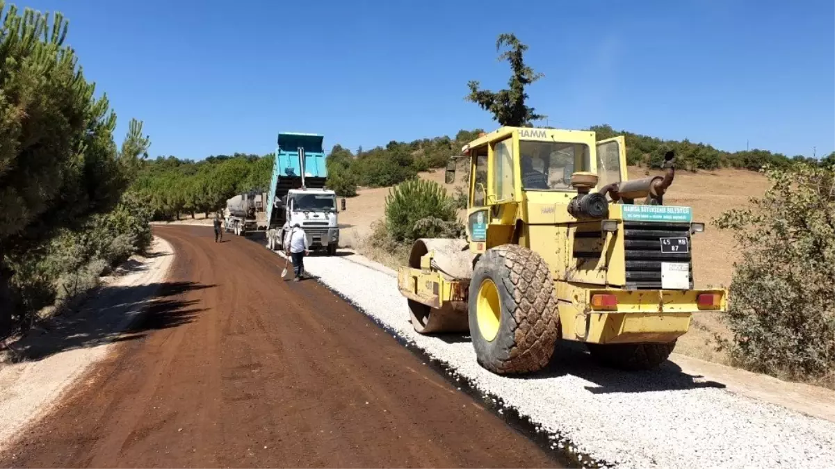 Gördes\'te yol çalışmaları devam ediyor