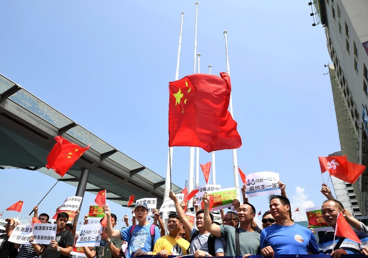 Hong Kong\'da Çin yanlıları gösteri düzenledi