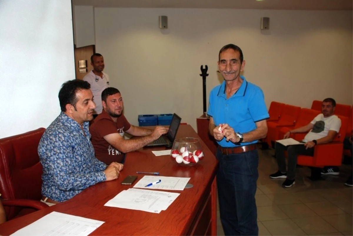 İzmit Belediyesi\'nin "Başkanlık Kupası"nda kuralar çekildi