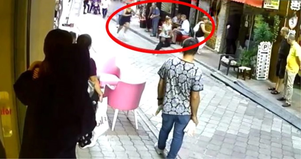 5 kadının sokak ortasındaki eş kavgası kameraya yansıdı