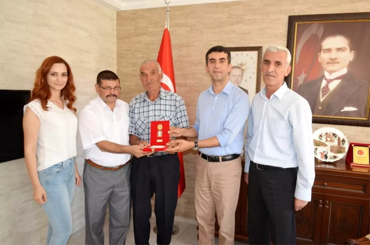 Kıbrıs Gazisi Apaydın\'a Milli Mücadele Madalyası