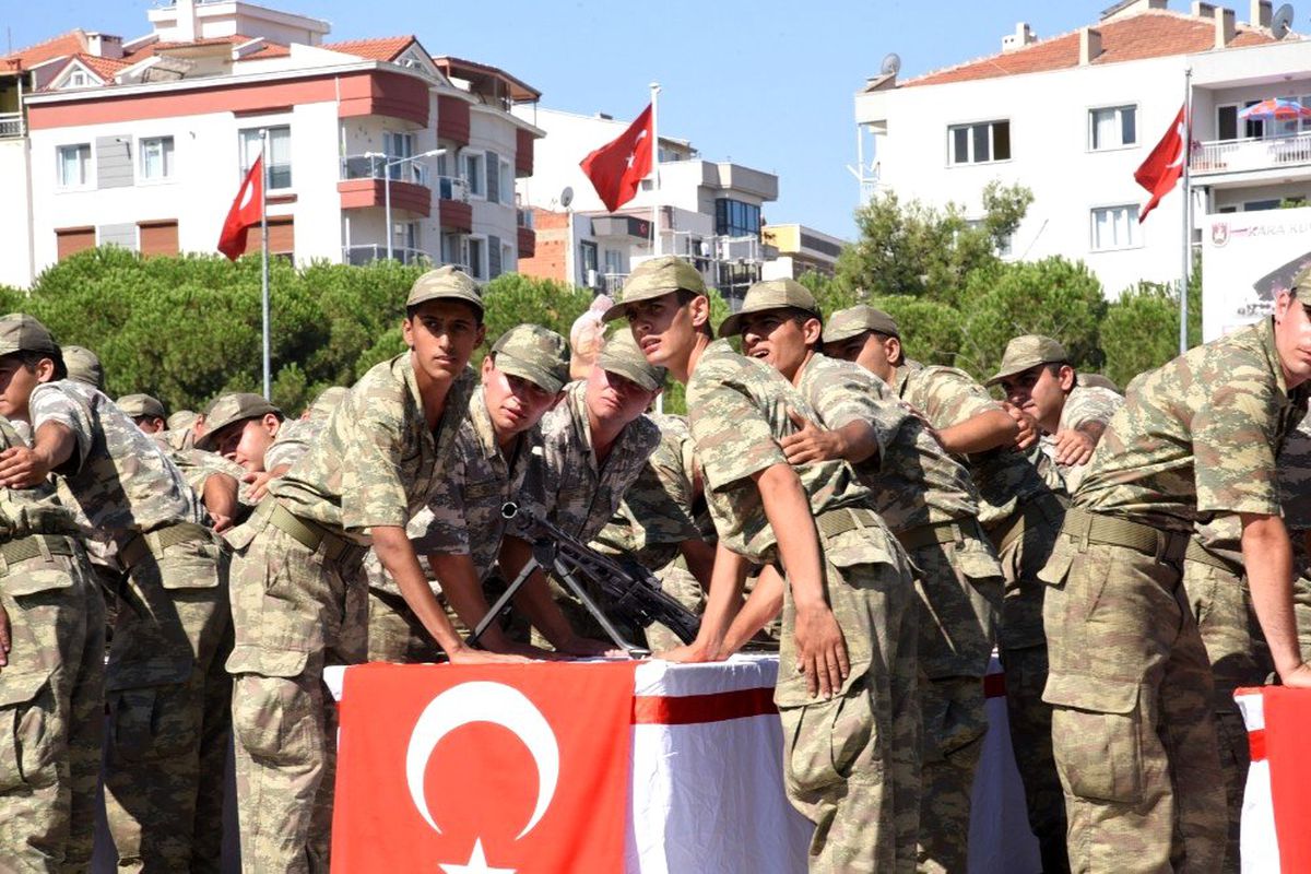Manisa\'da 376. kısa dönem erler yemin etti
