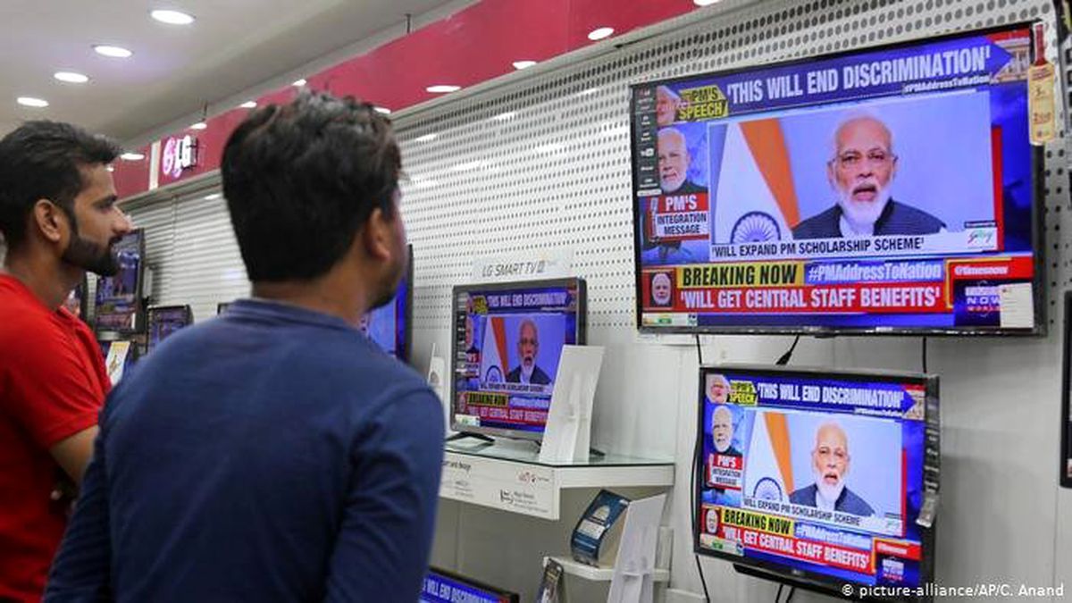 Modi Keşmirlilere seçim, para ve turist vaat etti