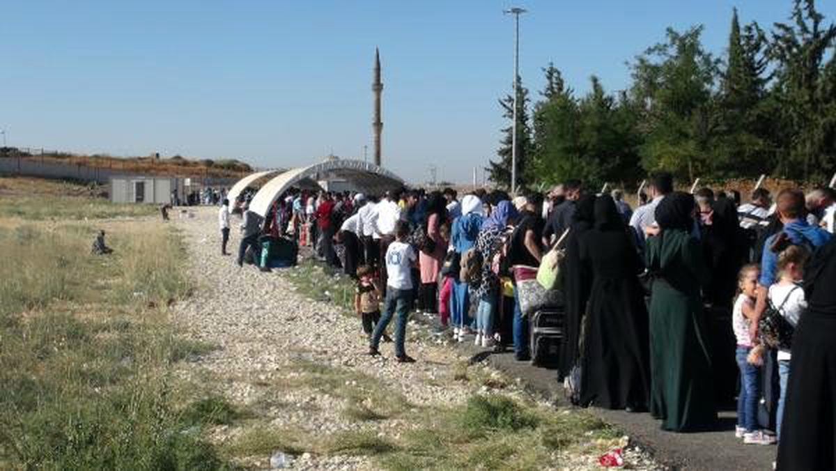 Öncüpınar\'dan bayramlaşmaya giden Suriyeli sayısı 40 bin 150 oldu (2)