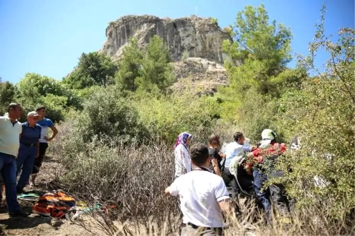 Otomobilini uçuruma sürdü, kurtarılamadı