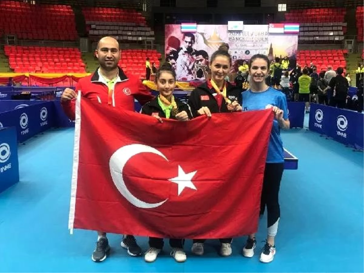 Özel sporcu Ebru Acer altın, Sümeyra Türk bronz madalya kazandı