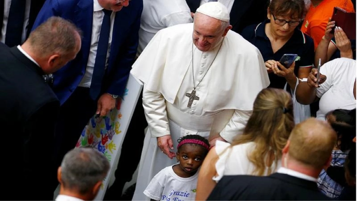 Papa Francis, Avrupa\'da yükselen ayrılıkçı akımları eleştirdi: Söylemleri Hitler\'i anımsatıyor