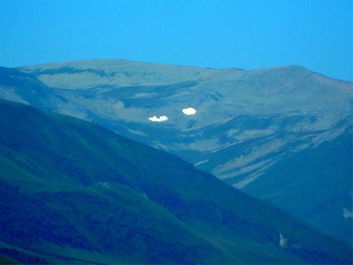 Posof yaylalarında kar kalmadı