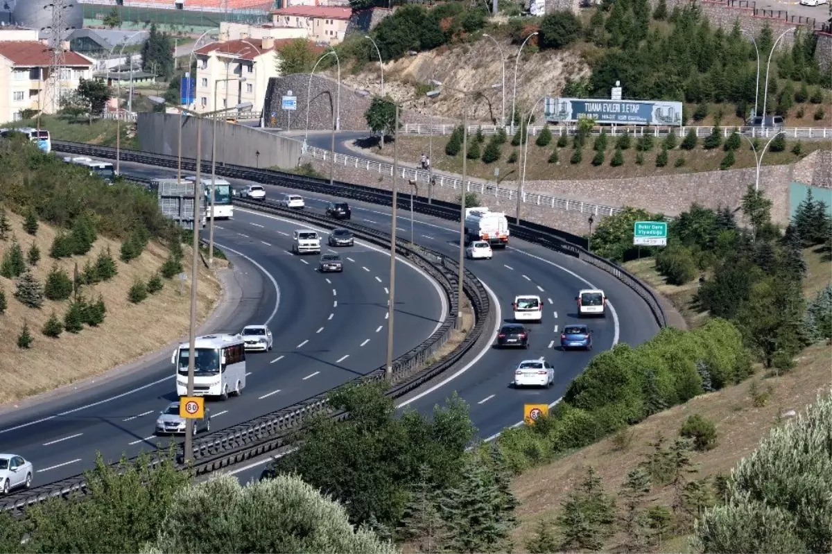 TEM Otoyolu\'nda bayram yoğunluğu başladı