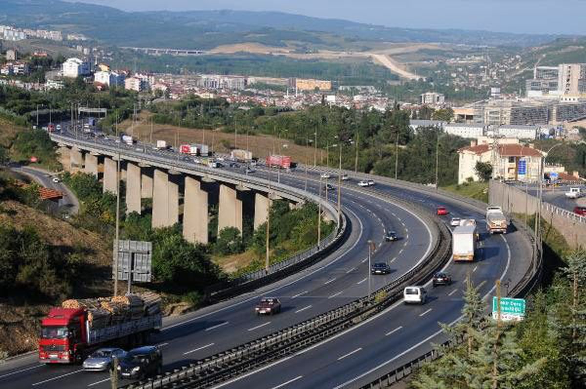 TEM yolu Kocaeli geçişinde bayram yoğunluğu