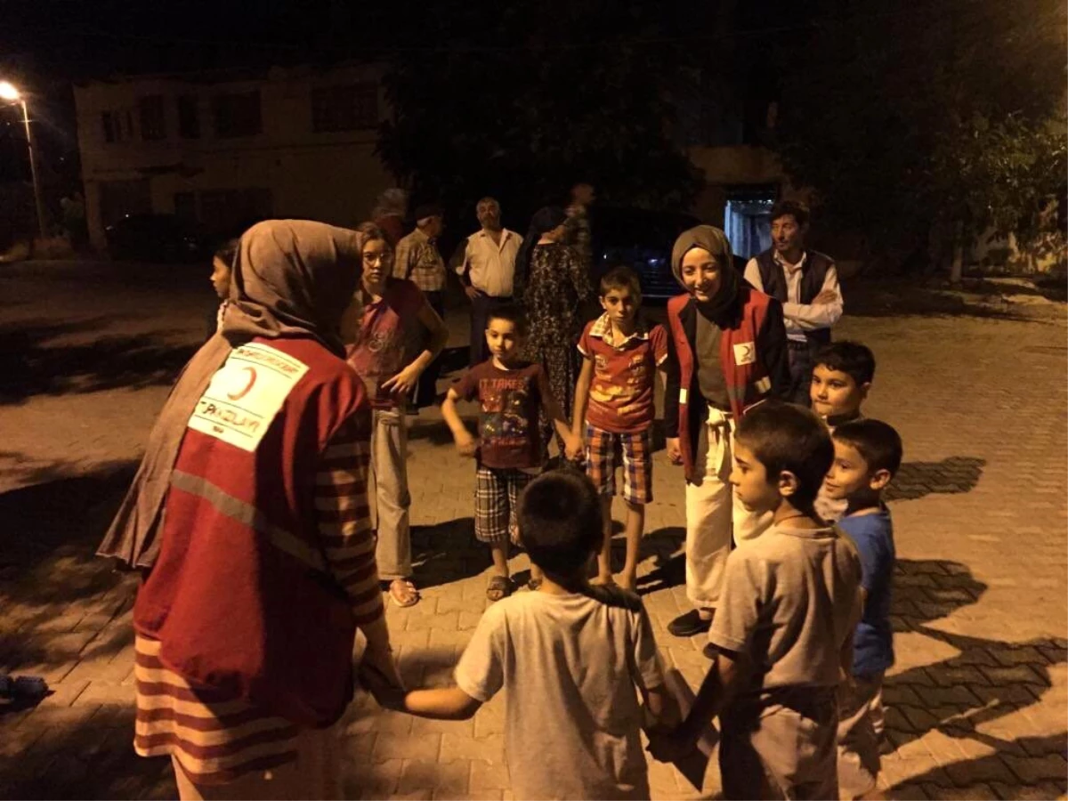 Türk Kızılay deprem sonrası Denizli halkının yaralarını sarıyor