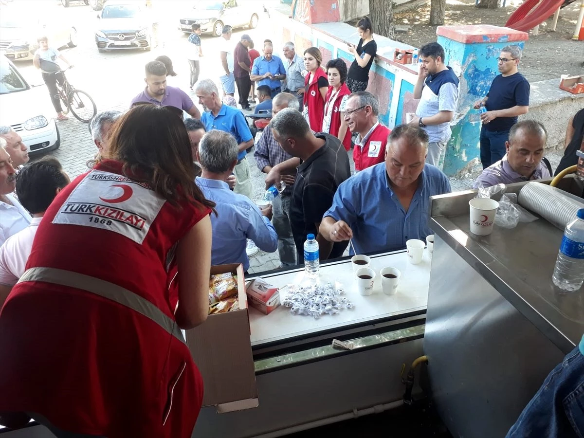 Türk Kızılay, deprem sonrası Denizli halkının yaralarını sarıyor