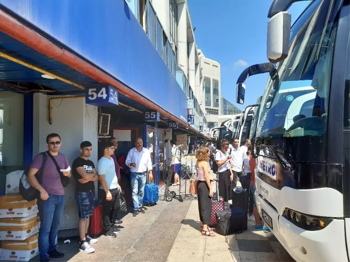 15 Temmuz Demokrasi Otogarı\'nda arefe günü yaşanan yoğunluk havadan görüntülendi