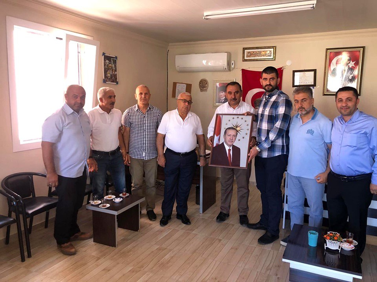 AK Parti Menemen\'den muhtarlara ziyaret