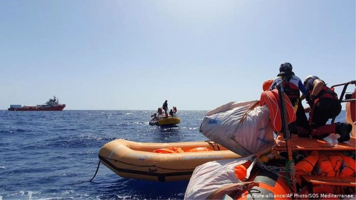 Akdeniz\'de 85 sığınmacı kurtarıldı