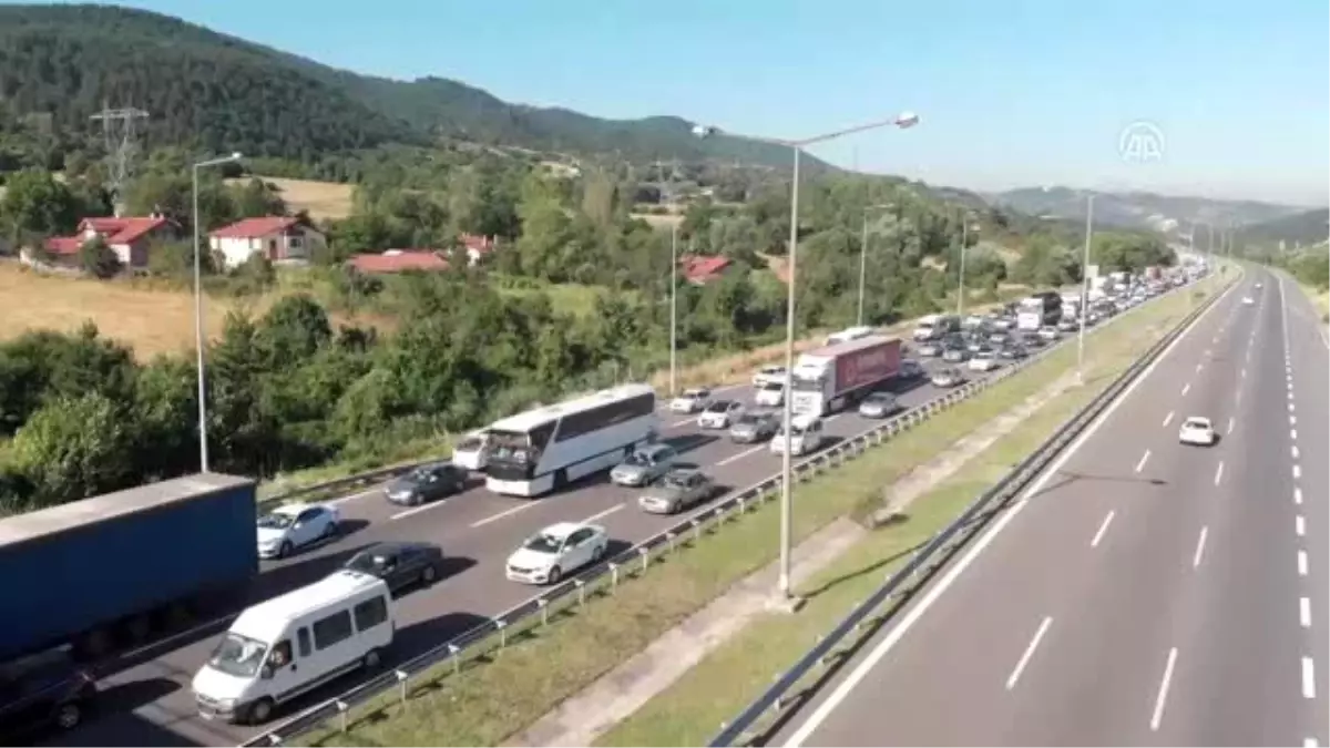 Anadolu Otoyolu\'nda bayram yoğunluğu havadan görüntülendi