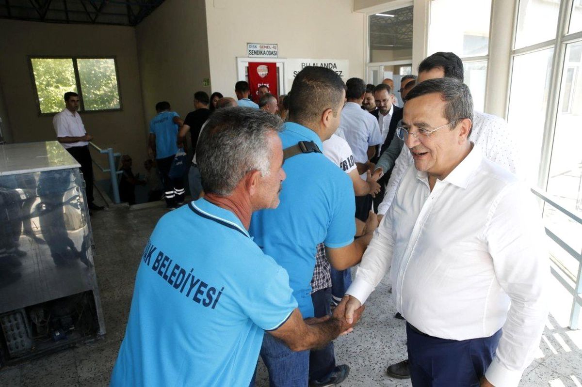Başkan Batur\'dan bayram mesajı: "Hedef 2023"